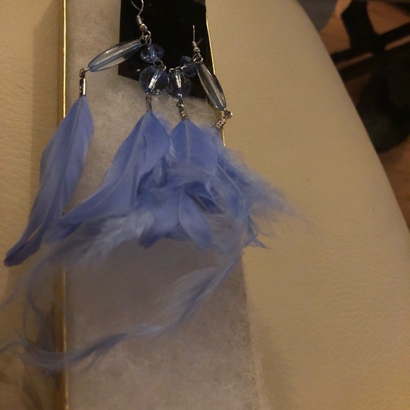 Lavender feather earrings - Picture 3 of 8